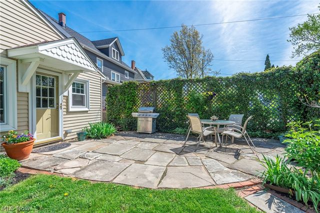 14013 Clifton Boulevard, Lakewood, OH 44107