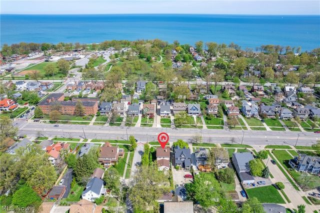 14013 Clifton Boulevard, Lakewood, OH 44107