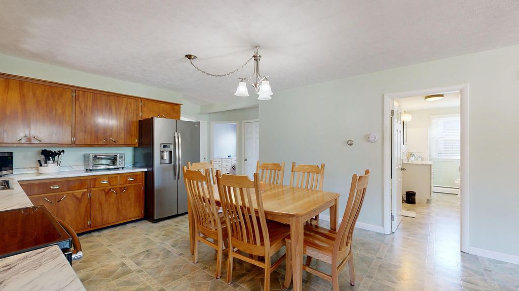 34 Louise Avenue, Lewiston, ME 04240 — photo 4
