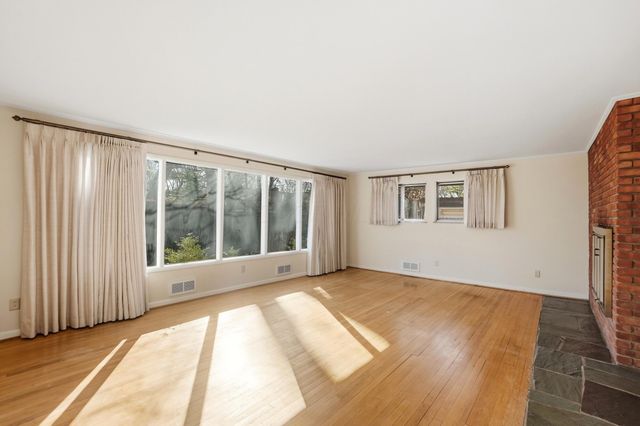 3134 Herrick Road, Upper Arlington, OH 43221