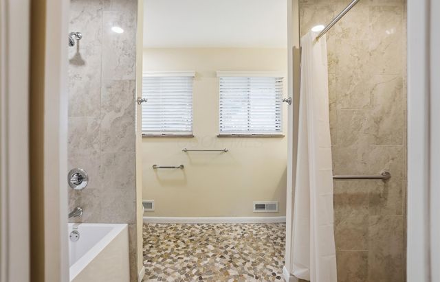 3134 Herrick Road, Upper Arlington, OH 43221