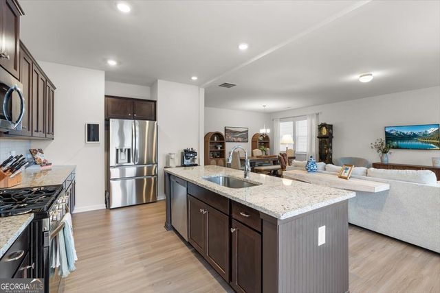 69 Briarwood Drive W, Dawsonville, GA 30534