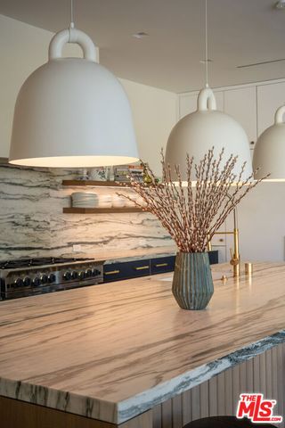 1885 Carla, Beverly Hills, CA 90210