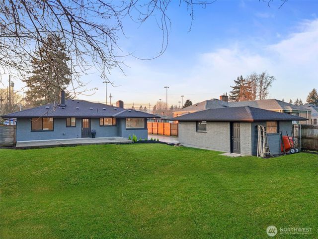 208 J Street NE, Auburn, WA 98002