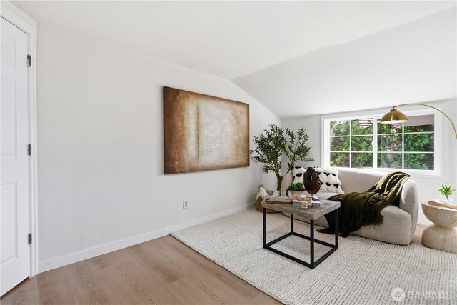 6015 116th Ave SE, Bellevue, WA 98006