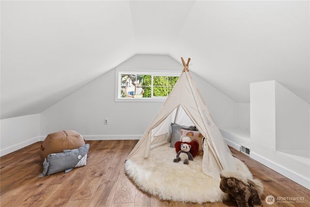 6015 116th Ave SE, Bellevue, WA 98006