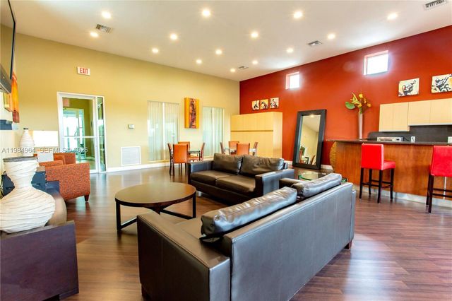 1551 NW 36th St 409, Miami, FL 33142