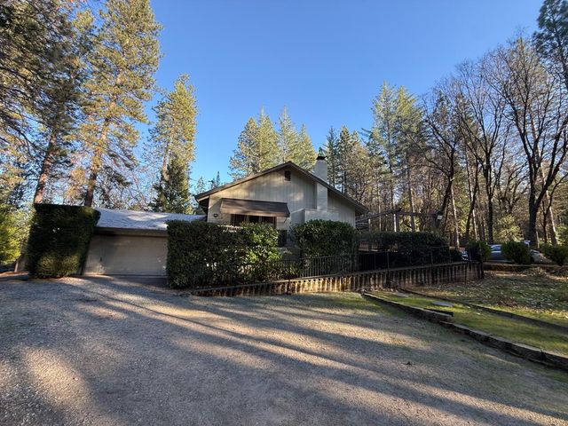 75 Sandy Gulch Ln, West Point, CA 95255