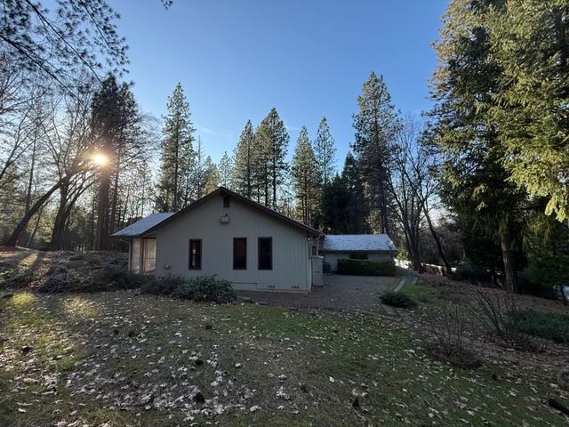 75 Sandy Gulch Ln, West Point, CA 95255