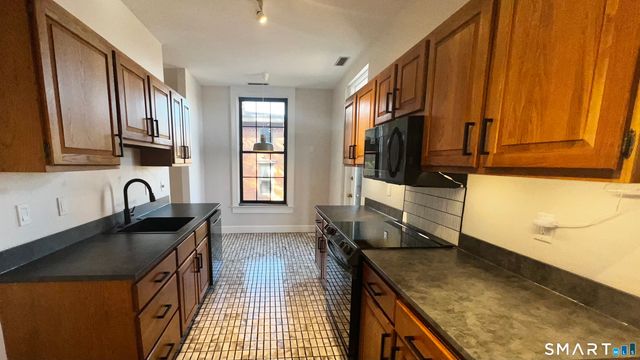 34-36 Charter Oak Place 4, Hartford, CT 06106