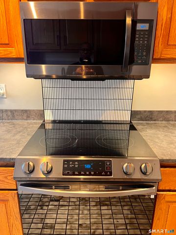 34-36 Charter Oak Place 4, Hartford, CT 06106