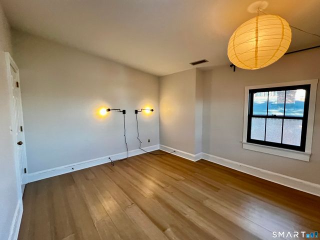 34-36 Charter Oak Place 4, Hartford, CT 06106