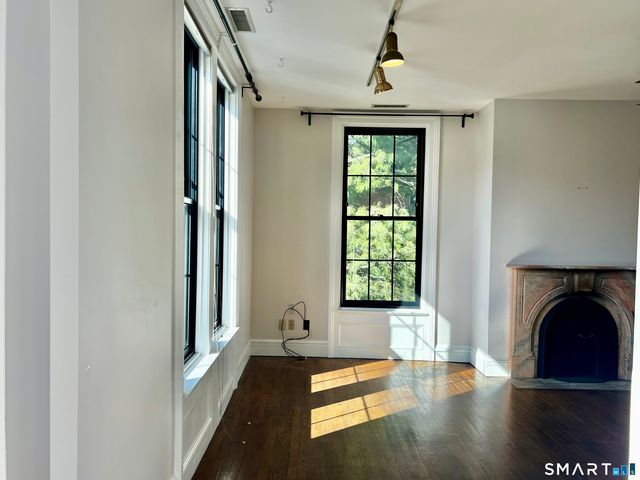 34-36 Charter Oak Place 4, Hartford, CT 06106