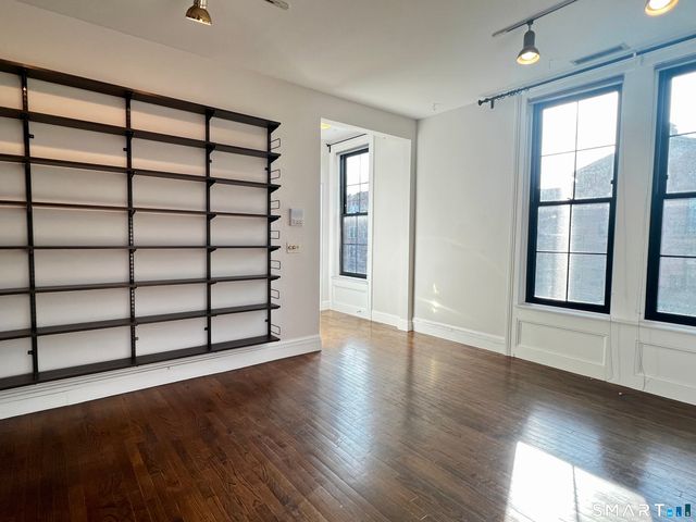 34-36 Charter Oak Place 4, Hartford, CT 06106