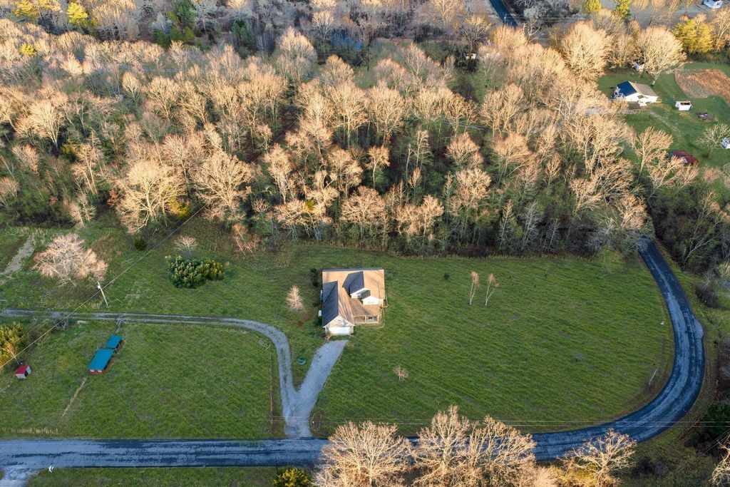 264 Firetower Road, Dickson, TN 37055