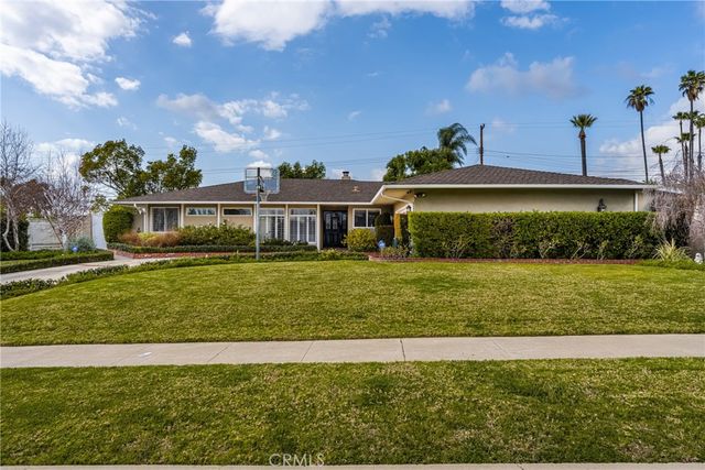 12791 Brittany Woods Drive, North Tustin, CA 92705