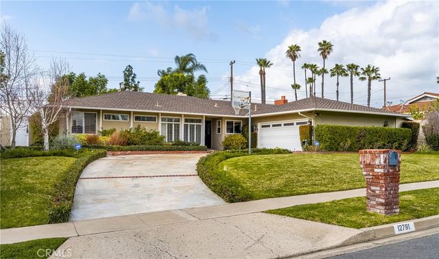 12791 Brittany Woods Drive, North Tustin, CA 92705