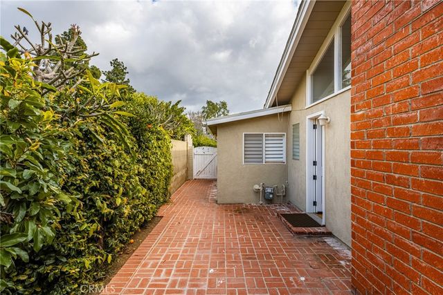 12791 Brittany Woods Drive, North Tustin, CA 92705