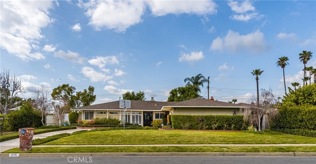 12791 Brittany Woods Drive, North Tustin, CA 92705