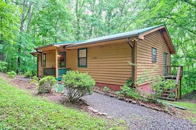 5827 Brasstown Creek Est, Young Harris, GA 30582