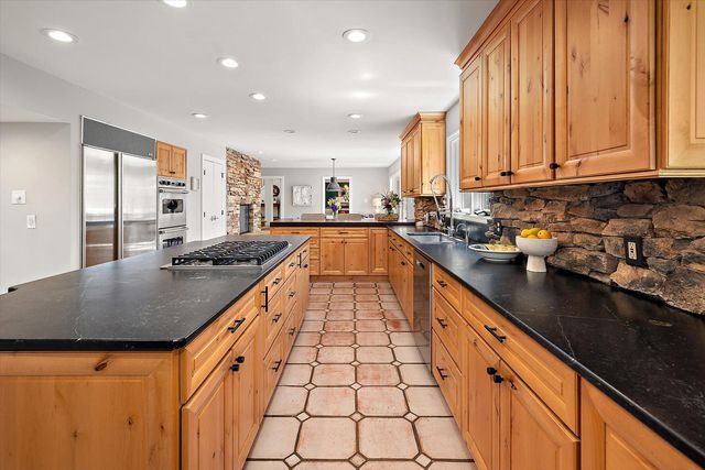 3 BROOK FARM CT, Cockeysville, MD 21030