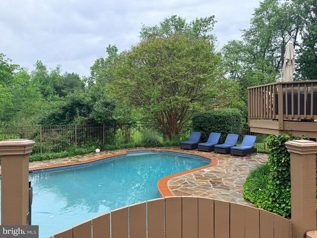 3 BROOK FARM CT, Cockeysville, MD 21030