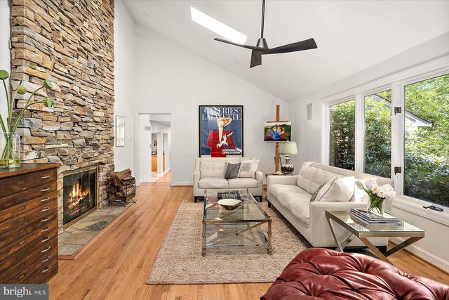 3 BROOK FARM CT, Cockeysville, MD 21030