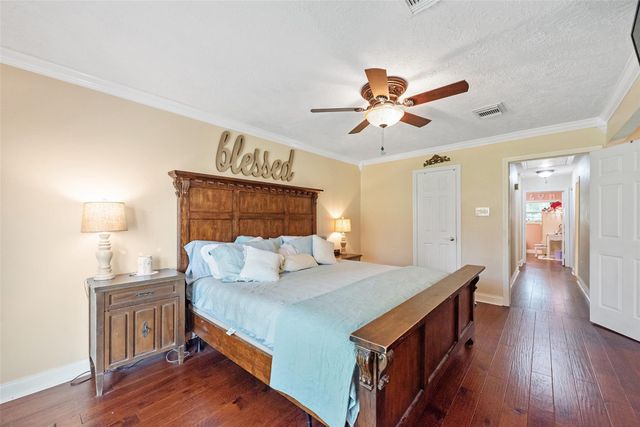 4218 Elderwood Drive, Seabrook, TX 77586