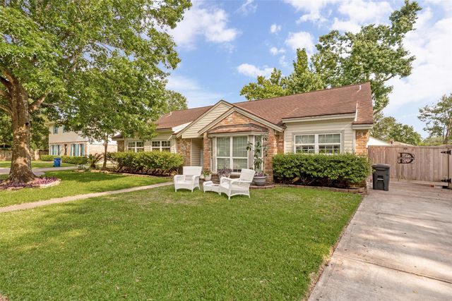 4218 Elderwood Drive, Seabrook, TX 77586