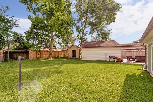 4218 Elderwood Drive, Seabrook, TX 77586