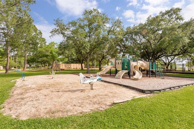 4218 Elderwood Drive, Seabrook, TX 77586