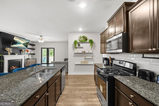 850 Bentley Drive, Fairburn, GA 30213