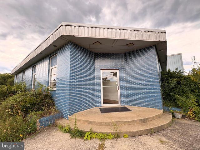 5 CANALE DR, Egg Harbor Twp, NJ 08234