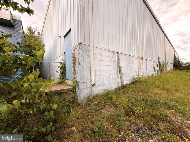 5 CANALE DR, Egg Harbor Twp, NJ 08234