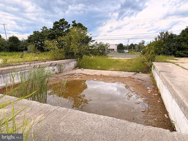 5 CANALE DR, Egg Harbor Twp, NJ 08234