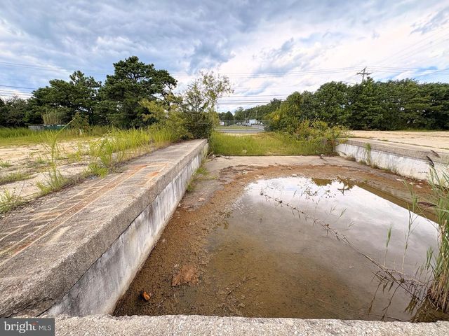 5 CANALE DR, Egg Harbor Twp, NJ 08234