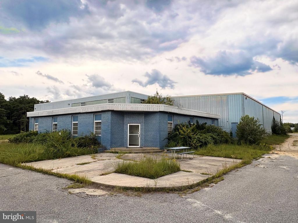 5 CANALE DR, Egg Harbor Twp, NJ 08234