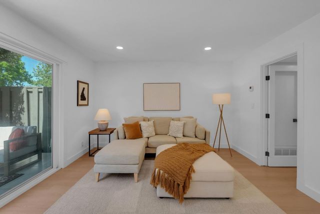 998 Cartier Lane, Foster City, CA 94404