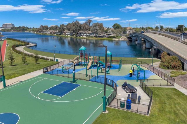 998 Cartier Lane, Foster City, CA 94404