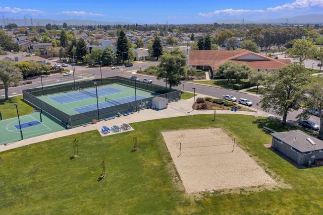 998 Cartier Lane, Foster City, CA 94404