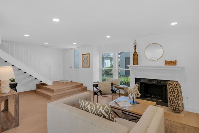 998 Cartier Lane, Foster City, CA 94404