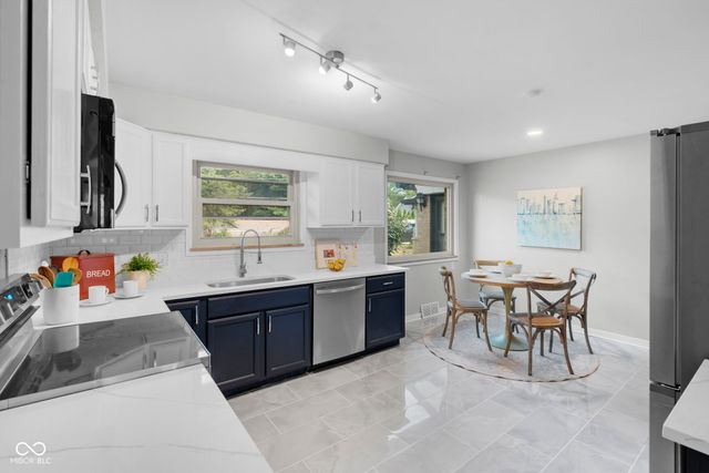 44 Kessler Boulevard West Drive, Indianapolis, IN 46208