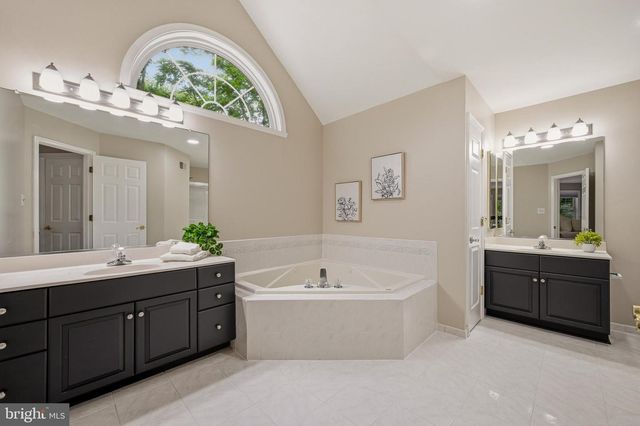 4647 YORKSHIRE DR, Ellicott City, MD 21043