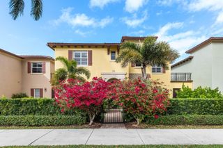 100 Via Floresta Drive, Boca Raton, FL 33487