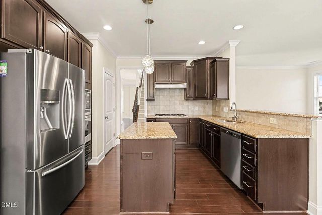 1012 Holland Bend Drive NE, Cary, NC 27519