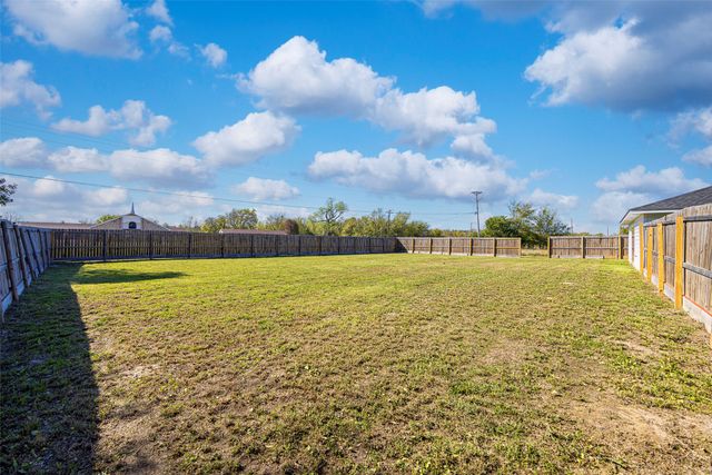 2538 County Road 3127, Greenville, TX 75402