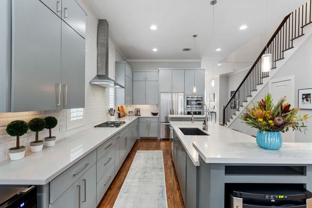 813 Ashland Street, Houston, TX 77007