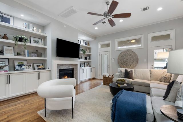 813 Ashland Street, Houston, TX 77007