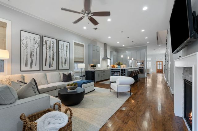 813 Ashland Street, Houston, TX 77007