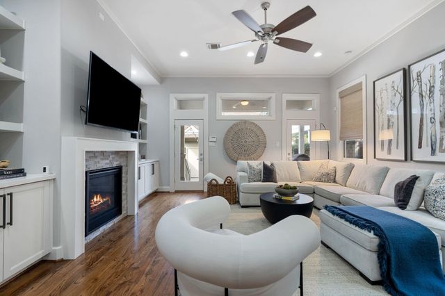 813 Ashland Street, Houston, TX 77007